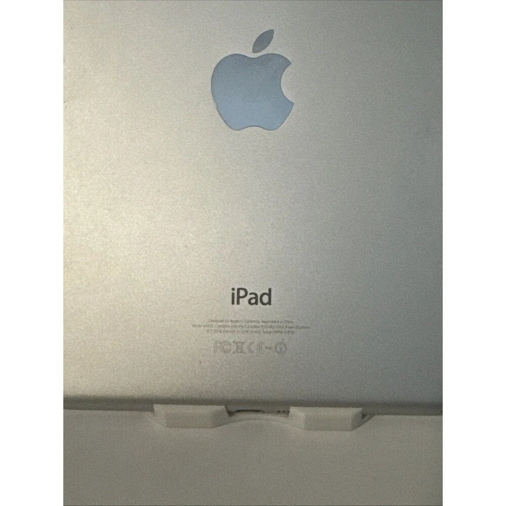 Apple iPad mini 1st Gen. 16GB, Wi-Fi, 7.9in - White & Silver MD531LL/A CRKGLS